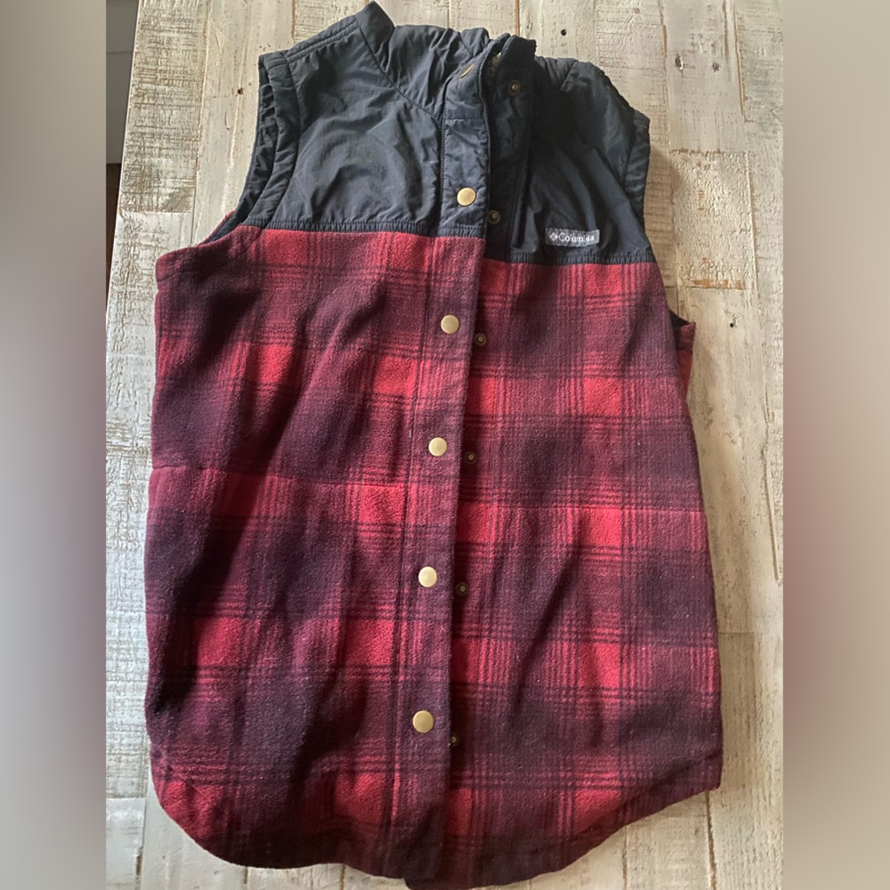 Women’s Columbia Plaid Vest (XL)